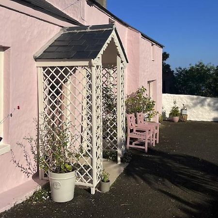 The Pink Cottage Upstairs Suite & Garden Summer Room Whitehead Екстер'єр фото