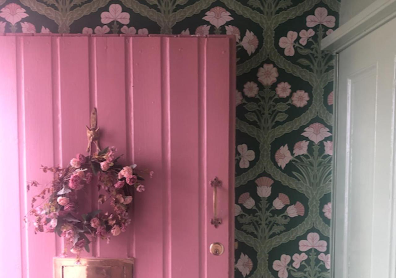The Pink Cottage Upstairs Suite & Garden Summer Room Whitehead Екстер'єр фото