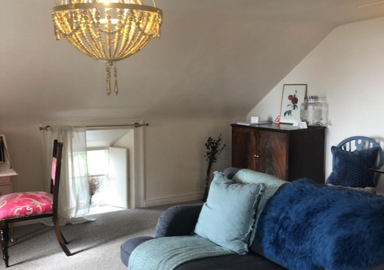 The Pink Cottage Upstairs Suite & Garden Summer Room Whitehead Екстер'єр фото