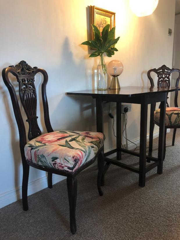 The Pink Cottage Upstairs Suite & Garden Summer Room Whitehead Екстер'єр фото