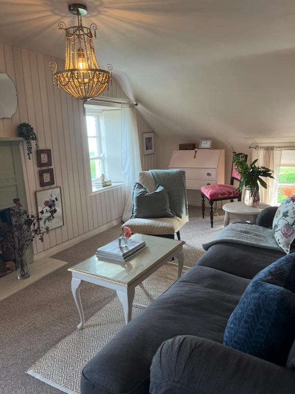 The Pink Cottage Upstairs Suite & Garden Summer Room Whitehead Екстер'єр фото
