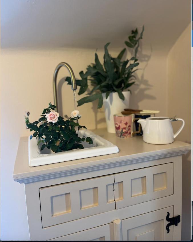 The Pink Cottage Upstairs Suite & Garden Summer Room Whitehead Екстер'єр фото