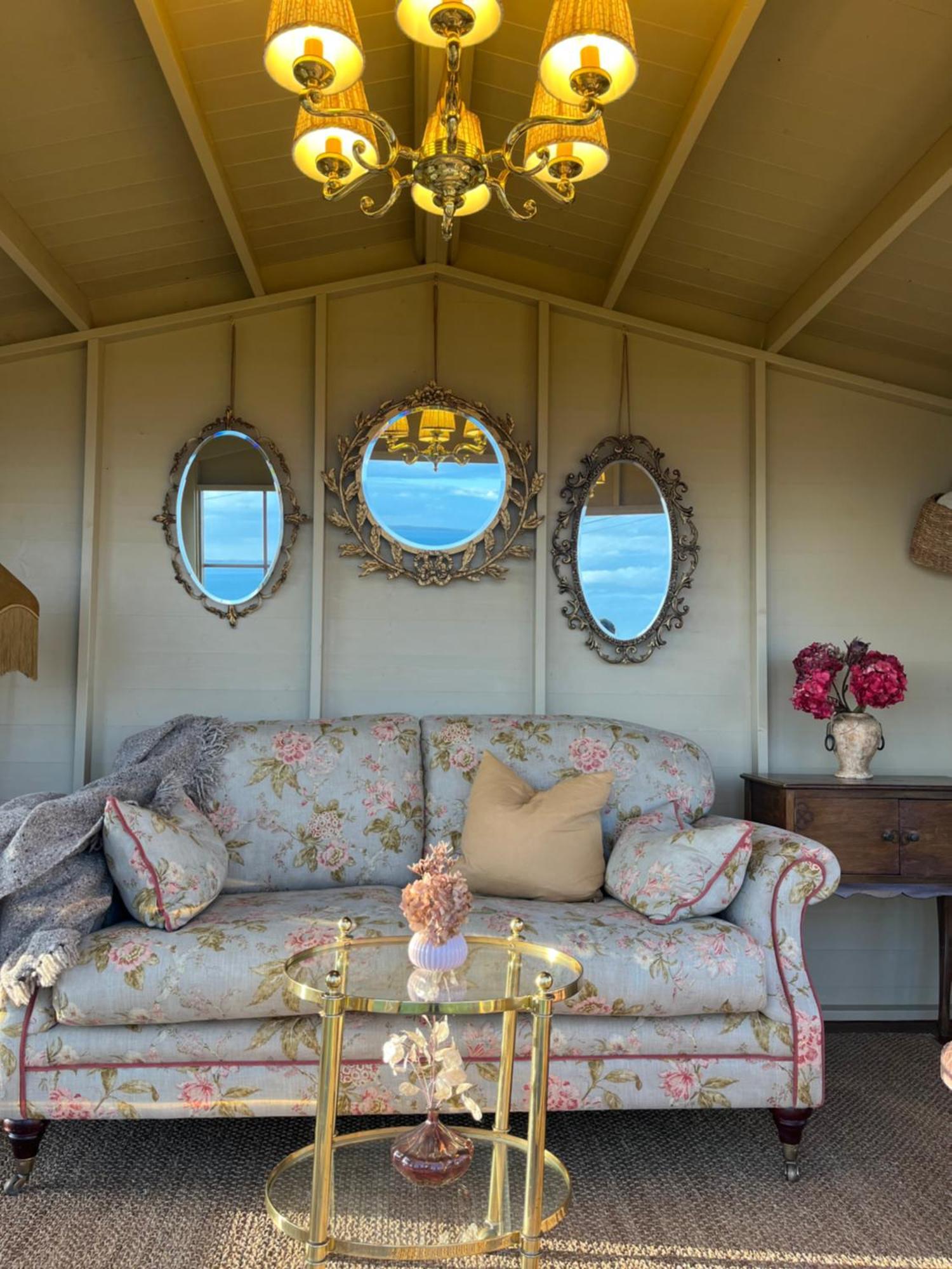 The Pink Cottage Upstairs Suite & Garden Summer Room Whitehead Екстер'єр фото