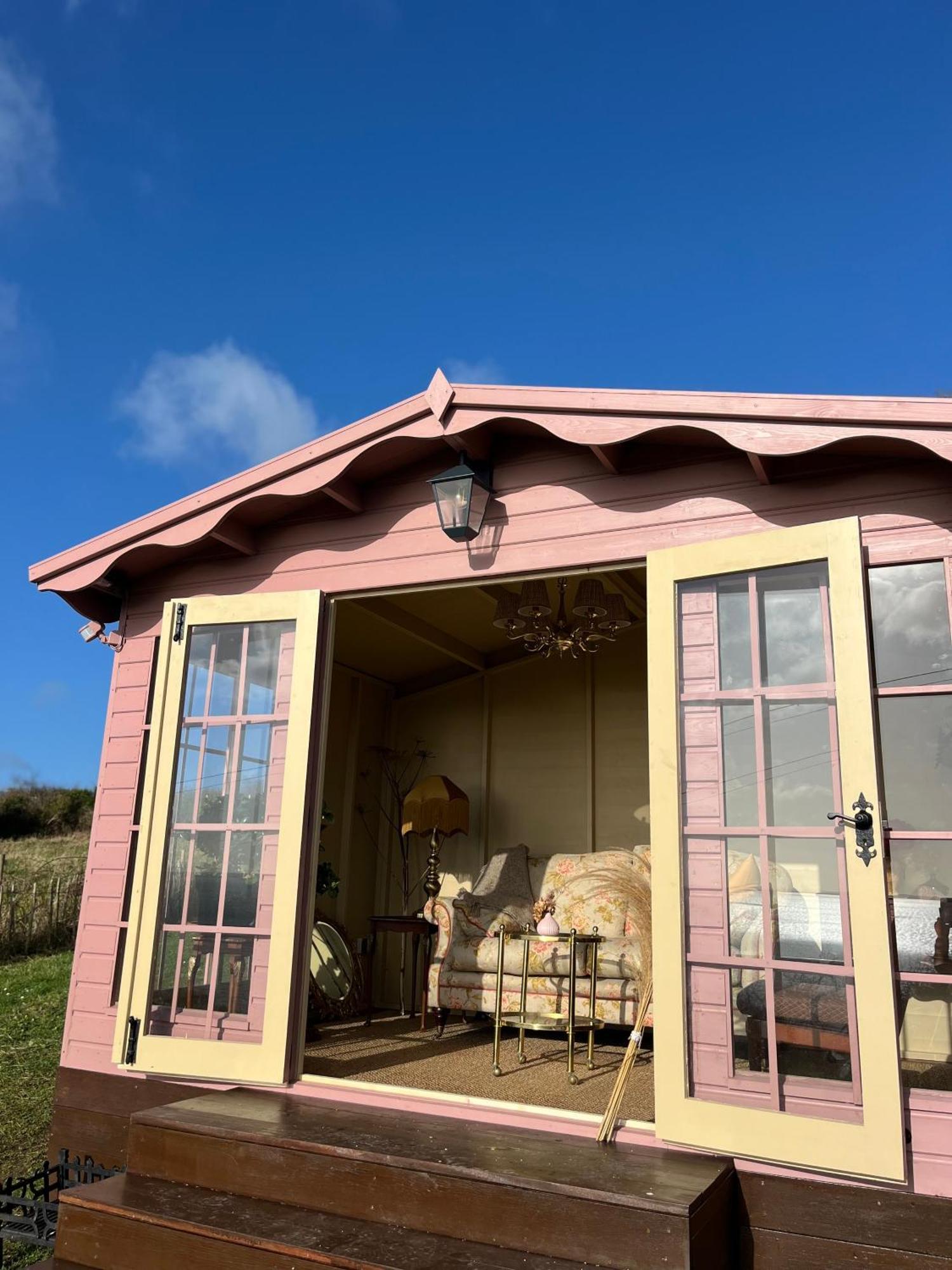 The Pink Cottage Upstairs Suite & Garden Summer Room Whitehead Екстер'єр фото