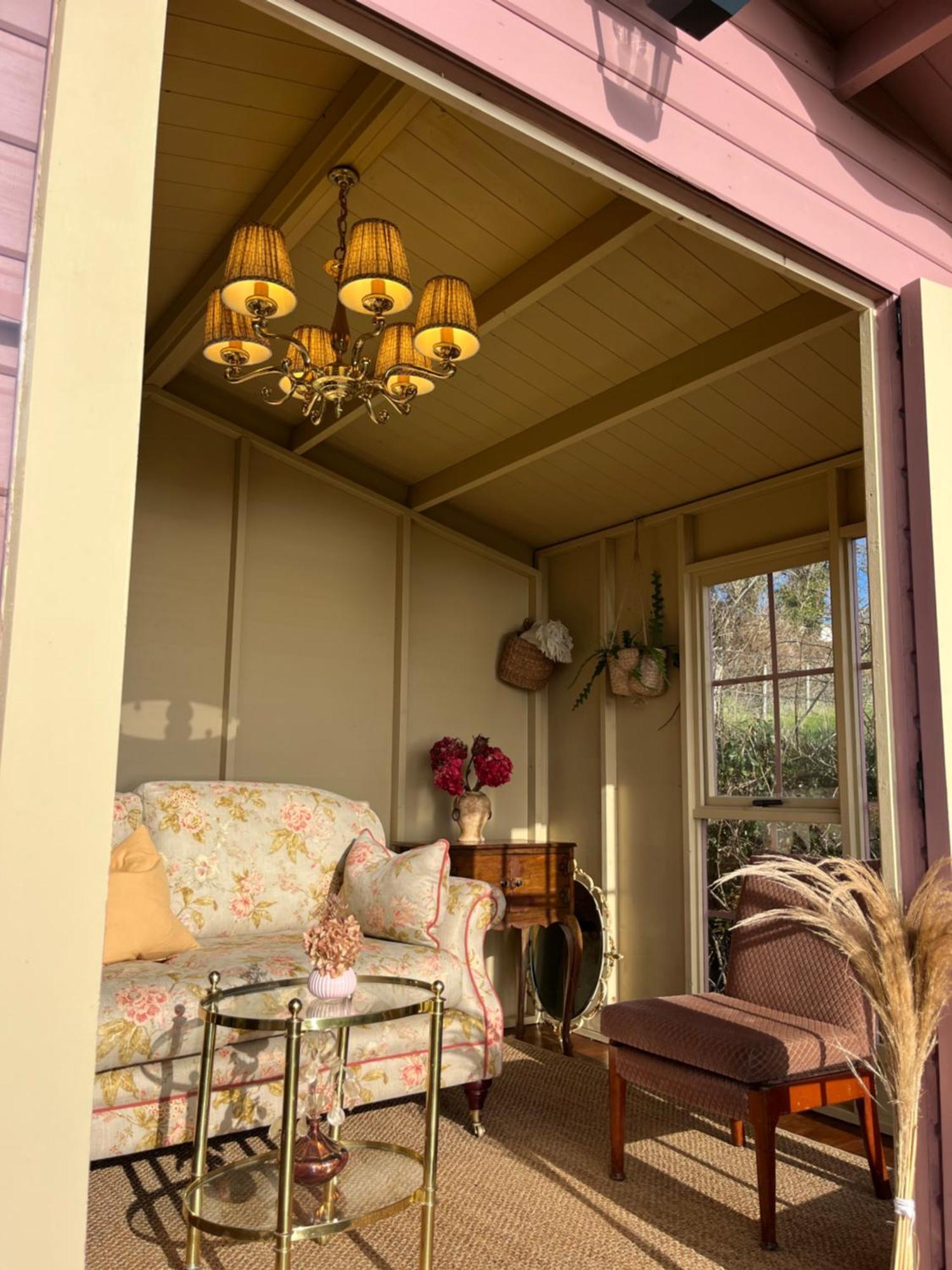 The Pink Cottage Upstairs Suite & Garden Summer Room Whitehead Екстер'єр фото