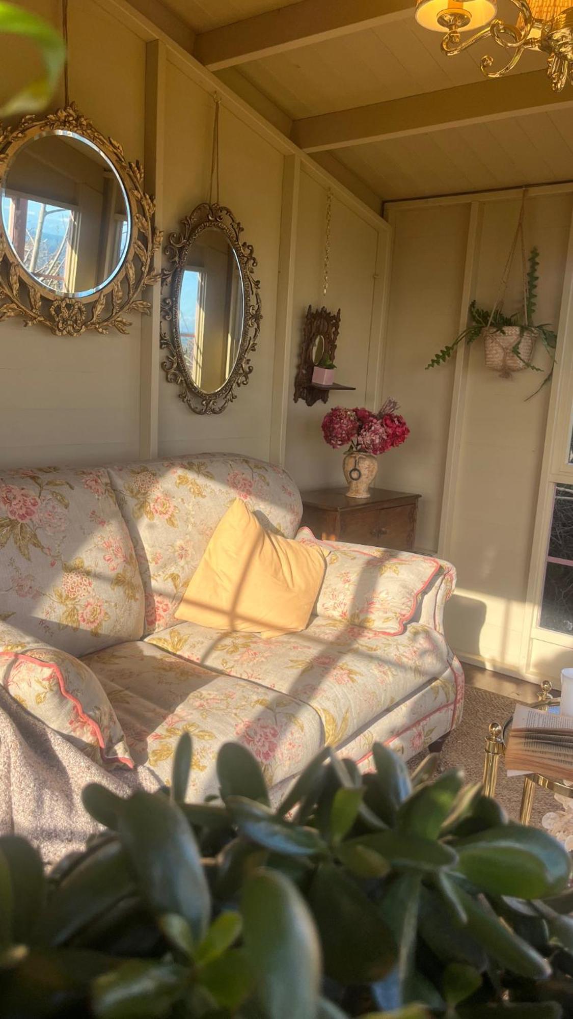 The Pink Cottage Upstairs Suite & Garden Summer Room Whitehead Екстер'єр фото
